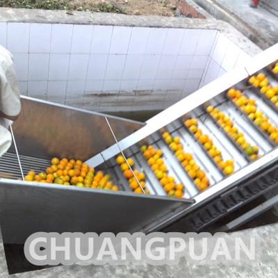 China Máquina para hacer jugo de naranja de tamaño medio con sistema de llenado aséptico en venta