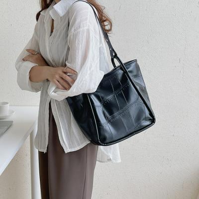 China Fashion Latest Korean Fashion Large Capacity Shoulder Bag Trend Large Capacity Handbags Soft PU Leather Single Shoulder Handbags for sale