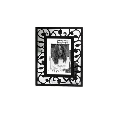 China Protect Photo 21108 Creative Metal Photo Frame 3 Inch Mini Polaroid Photo Frame for sale