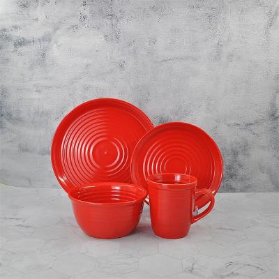 中国 Stocked Custom Modern Dinnerware Sets Embossed Kitchen Dishes Set Ceramic Dinnerware Sets For 6 People 販売のため