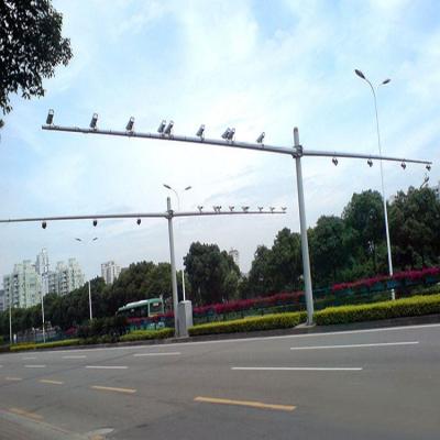 China 6.5 meter Hot Dip Galvanized Double Arm Steel Road Street Traffic Signal Lighting Pole And Road Camera Monitoring Pole à venda