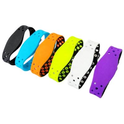 China Waterproof / Waterproof Porous Easy To Adjust Size Wristband And Flexible Silicone Wristbands Wrist Band for sale