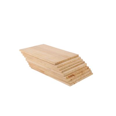 China Traditional Pine Wood Lumber Poplar Pine Wood Panels For Lining Drafting Wood Board for sale