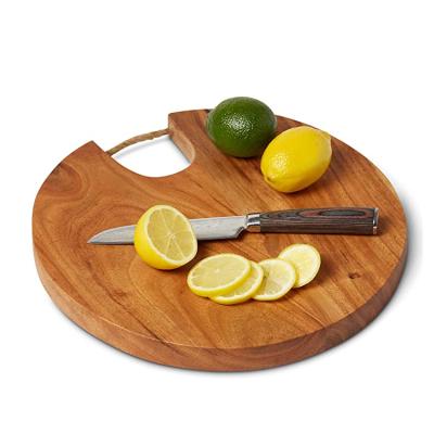 China Hotel Home Restaurant Round Shape Custom Wooden Cheese Board Chopping Wooden Cutting Board with Rope Handle for sale