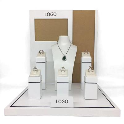 China XIANGYU Luxury Factory Custom White Painting Jewelry Display Set for sale