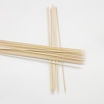 China Thermal Resistance 2.0-5.0 Mm Nature Color Disposable Round Barbecue Skeweres Skeweres Skewer Bamboo Sticks for sale