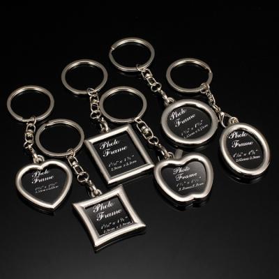 China Gifts for Business Photo Frame Keychain Metal Frame Keychain Heart Keyring with Locket Photo Frame for Wedding Gifts for sale