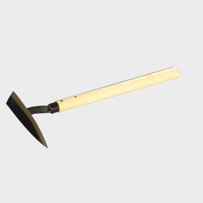 China AGRICULTURE GARDEN DIGGING Cheap Carbon Steel Handle Hand Hoe Wooden Garden Hoe for sale