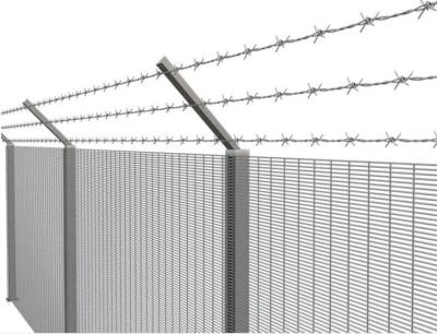 Cina 4.5mm Prision Concertina Razor Wire Fence PVC Coated Wire Mesh Fence Anti Acid in vendita