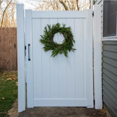 Chine Clôture de jardin en PVC / vinyle décoratif avec porte pour l' intimité extérieure à vendre