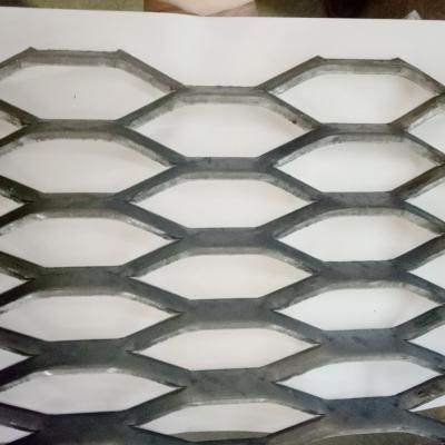 Chine Le fer résistant 4x8 a soulevé le métal augmenté Mesh Catwalk Steel Gratings à vendre