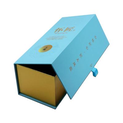 China Recycled Materials Wholesale Custom Design Gold Card Paper Rigid Cardboard Wine Packaging Gift Box for sale