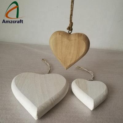 China Europe Wooden Shabby Chic White Heart Shape Hanging Signs House Home Love Plaque Gift for sale