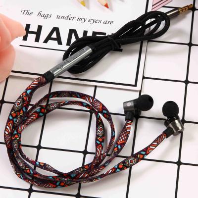 China In-ear National Style Sound Quality High Mode Noise Reduction 1.2M Wired Earphone for sale