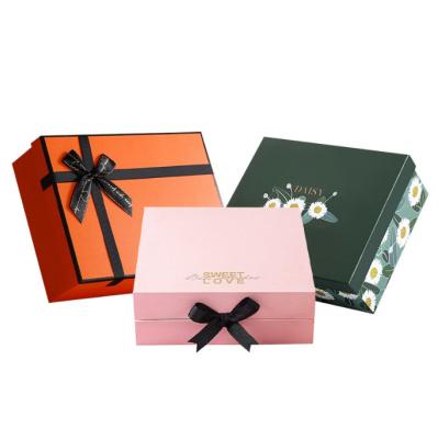 China Recyclable Custom High End Luxury Cajas De Carton Personalizadas Foldable Ribbon Cardboard Packaging Magnetic Gift Paper Box for sale