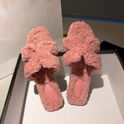 China Height Increasing 2021 New Autumn Winter Designer Fur Slippers Korean Statistical Institute Home Wear Flat Shoes Thai Loops Slides For Women for sale