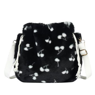 China 2021 Fashion Beautiful Plush Plush Korean Student Messenger Bag Soft Sister Fashion Girl's Simple Shoulder Bag Female for sale