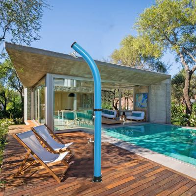 China Europe Outdoor Popular Blue 20l Outdoor Swimming Pool Use Shower PVC Solar Garden Shower With Fixed Shower for sale