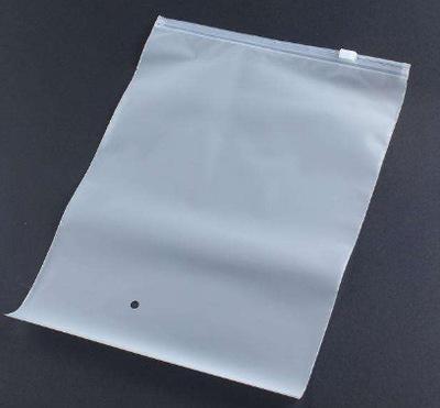 China Recyclable Custom LOGO Frosted Plastic Bag Clothes Zipper Lock Self Sealing Bag Transparency Resealable Zipper Bags for sale