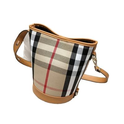 China PU Leather Bucket Bags Plaid Shoulder Messenger Bags 2021 New Design Fashion PU Leather Bucket Bags For Women for sale