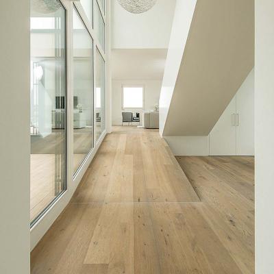 China 4mm Gray Color Wood Grain Finish Waterproof Wear Resistant Anti-Slip Deep Lock 5mm Interlocking Core Laminated Rigid Plank Laminate Flooring for sale