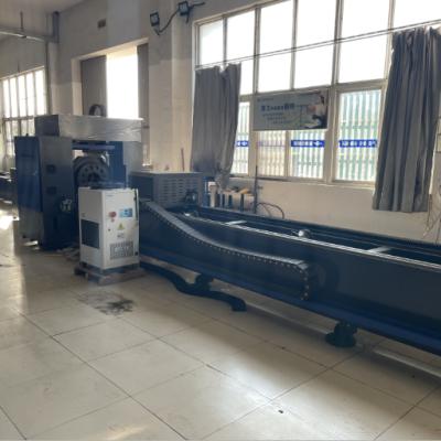 China Various Features Automated Loading Metal Tube Fiber Laser Cutting Machine for sale