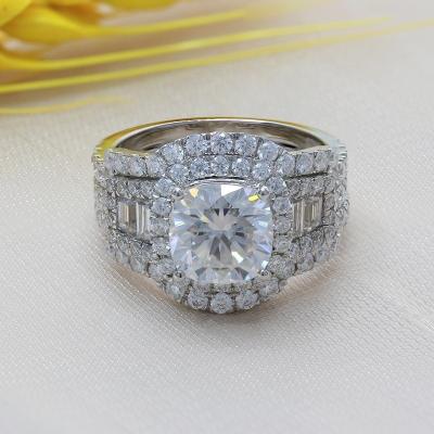 China Fashionable Custom Luxury Cushion Cut Halo Moissanite Ring Moissanite Ring Set Wholesale Price 3ct with match wedding band for sale