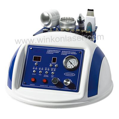 China Smooth Wrinkles Microdermabrasion System With Hot / Cold Hammer for sale