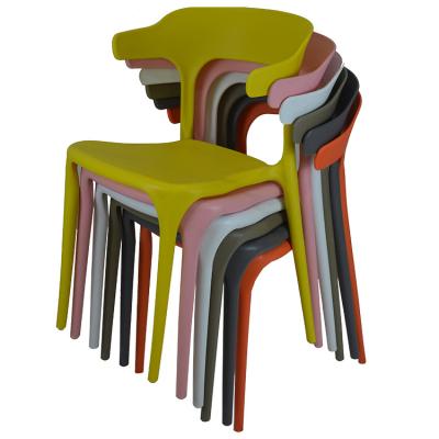 China Sturdy Nordic modern luxury kitchen dining chair free sample outdoor colorful stackable plastic dining chairs for sale