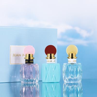 China Fragrance Perfume Gift Box Women Floral And Fruity Three Piece Natural Long Lasting Light Scent for sale