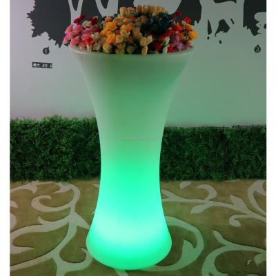 China Modern Waterproof Glowing Remote Control Furniture LED Flower Bar Table Light 16 Colors Portable Luminous Led Cocktail Table for sale