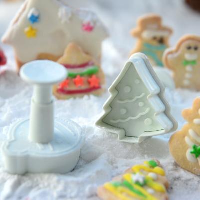 China Sustainable Safety Raw Materials Christmas Festival Custome Decorate Fondant Cake Cookie Plunger Cutter Tool Molds 3 Pieces for sale