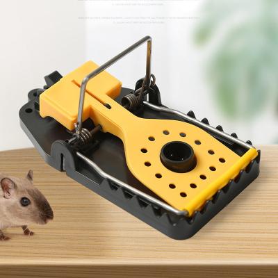 China Viable Reusable Plastic Black Mouse Trap Snap Hook Rat Trap for sale