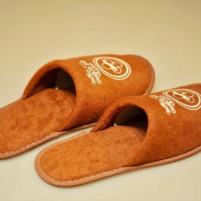 China New Style Brown Hotel /SPA/ Travel Home/Airline Terry Hotel Slippers With Rubber Printing Logo And Eva Sole for sale