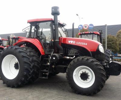 China Tractor de dirección del césped de la rueda de YTO LX2204 220hp 4 con el depósito de gasolina 400L en venta