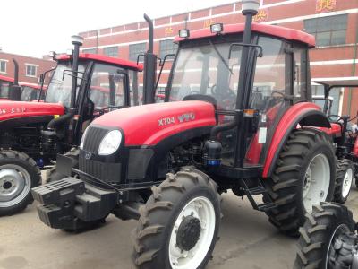 Chine Tracteur de ferme d'agriculture de la roue 70HP de YTO X704 4 avec la cabine à vendre