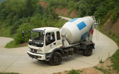 Cina 6m3 camion concreto volumetrico, camion di trasporto di miscela di calcestruzzo 4x2 in vendita