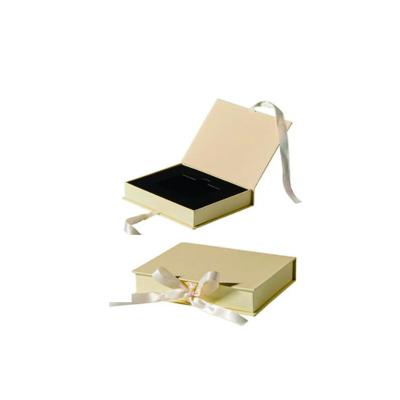 China Recyclable Custom Eco Friendly Magnetic Gift Boxes And Purse Jewelery Packaging Boxes For Baby Purse for sale