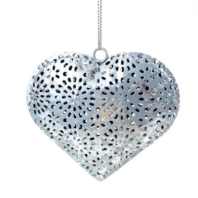 China Outdoor Creative Silver Heart Shaped Pendant For Christmas Decoration for sale