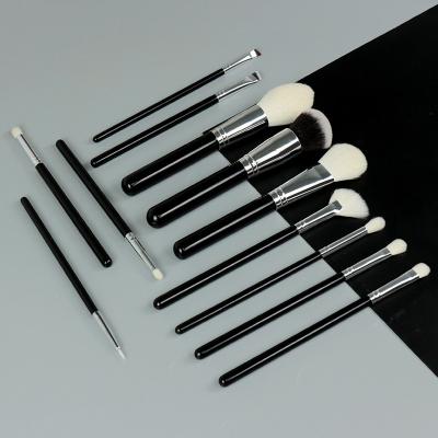 China Angular blush brochas de maquillaje noir makeup dresser use high-grade animal hair makeup brush 12 school makeup set for sale