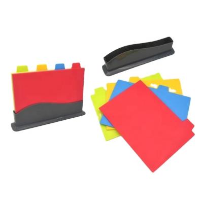 China Food Grade Feet Viable Non-Slip Reversible Blocks Plastic Mats Cutting Folding Chopping Boards 4pc Set for sale