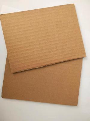 Chine Mur simple - e puisque C tuyautent les feuilles rigides de papier de carton réutilisées à vendre