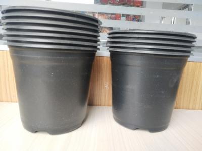 China Black Plastic Flower Pots , Horticultural 12cm Outdoor Plant Pots for sale