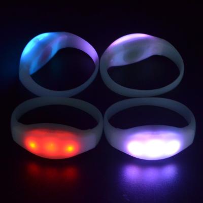 China Party Decoration 2021 SUNJET Valentines Day Gifts Christmas Item Programmable Remote Control Rfid Dmx Led Wristband for sale