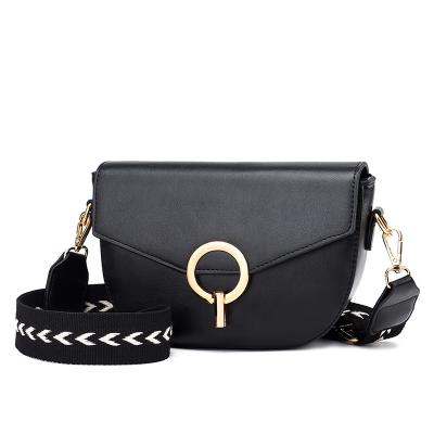 China Fashion Style High Quality Temperament Designer Girls Crossbody Bag Buckle Shoulder Bag for sale