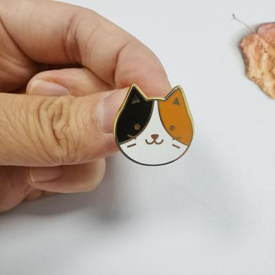 China Kitty Lapel Pins Animal Brooches Custom Metal Cat Head Hard Enamel Cute Badge Pins Wholesale From Europe for sale