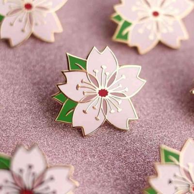 China Wholesale Custom Made North American Hard Soft Lily Rose Daisy Enamel Pin Metal Cat Logo Flower Lapel Pins for sale