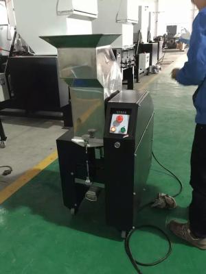 Cina Plastic Crusher/low speed granulators/Small slow-speed plastic granulator/Plastic grinder trade leads in vendita