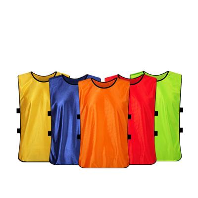 China Quick Dry Mesh Fabric Custom Logo Soccer Aprons Football Team Jerseys Sports Soccer Team Training Numbered Bibs Practice Sports Invest for sale