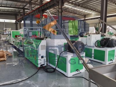 China PVC-Decken- und Wandplatten-Extrusionsleitung mit Warmstempelmaschine zu verkaufen